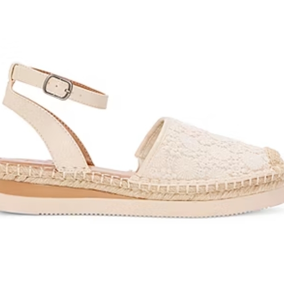 a.n.a Beige Floral Espadrille Flats. 8 - Picture 10 of 12